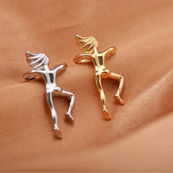 Creative Punk Cute Gymnast 3D Climbing Little Man Ear Clip - Picture 6 of 7